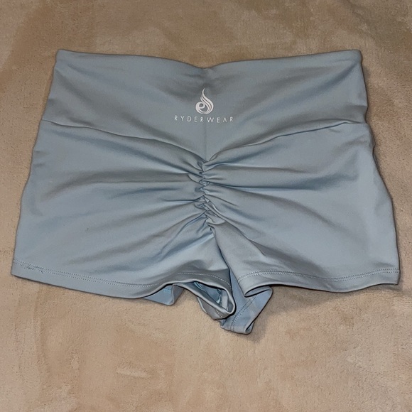Ryderwear v-cut booty scrunch shorts, size small. - Picture 2 of 3